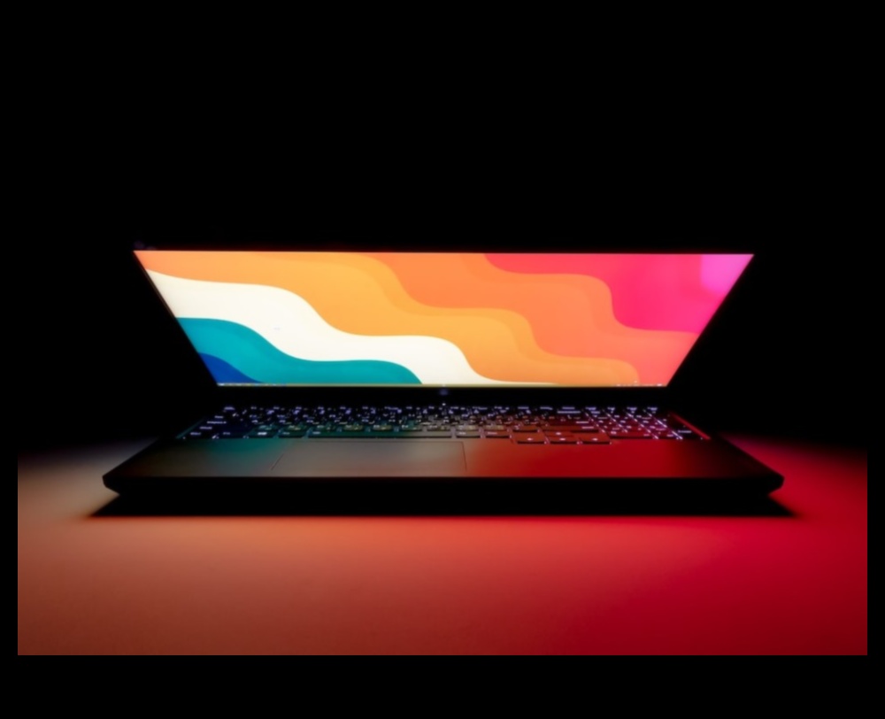 التكنولوجيا والمنسوجات: أجهزة كمبيوتر محمولة مخصصة للألعاب بتصميمات مصنوعة من مواد متميزة