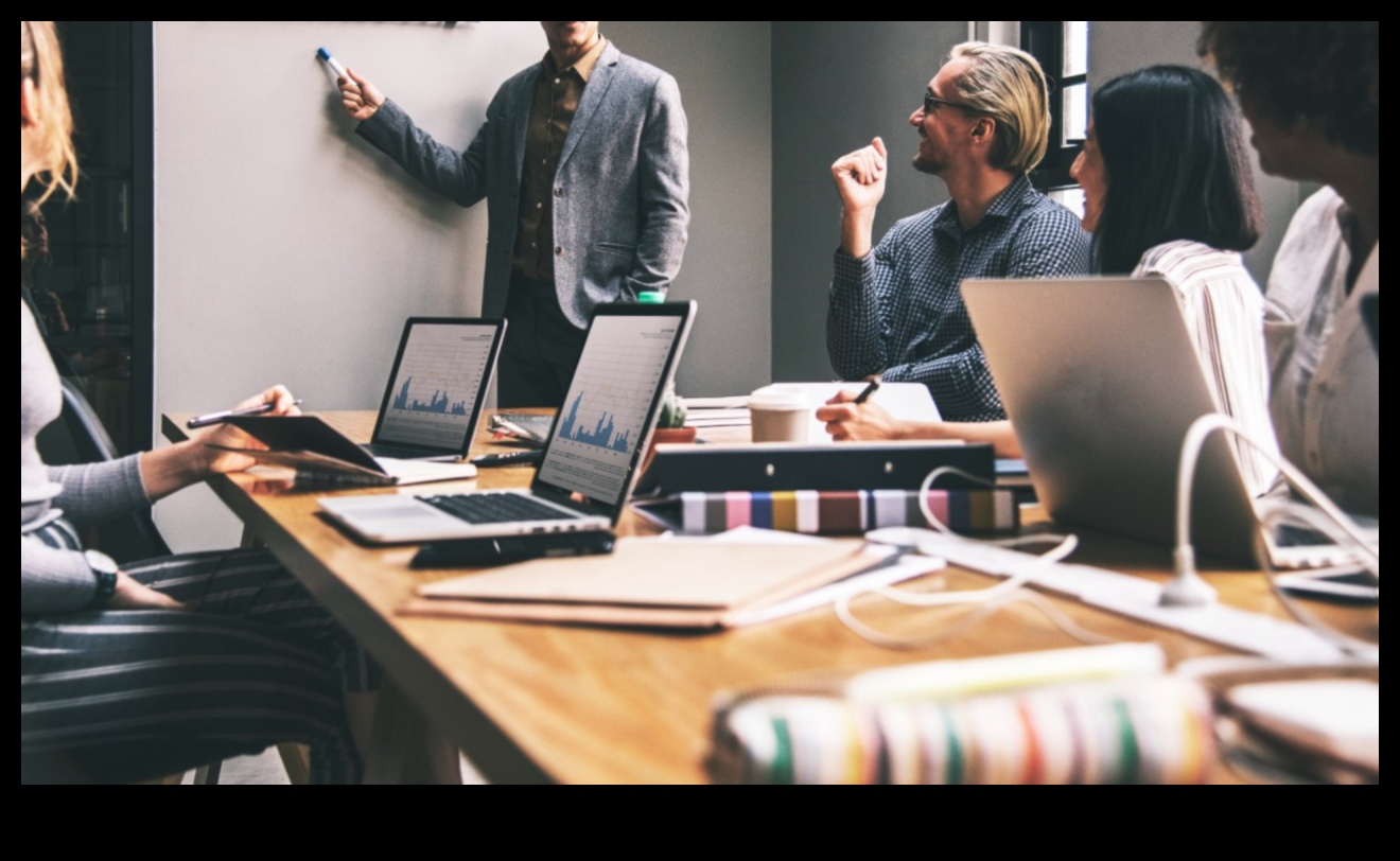 تناغم النقد البناء: الموازنة بين الرؤية الفنية والتحسين