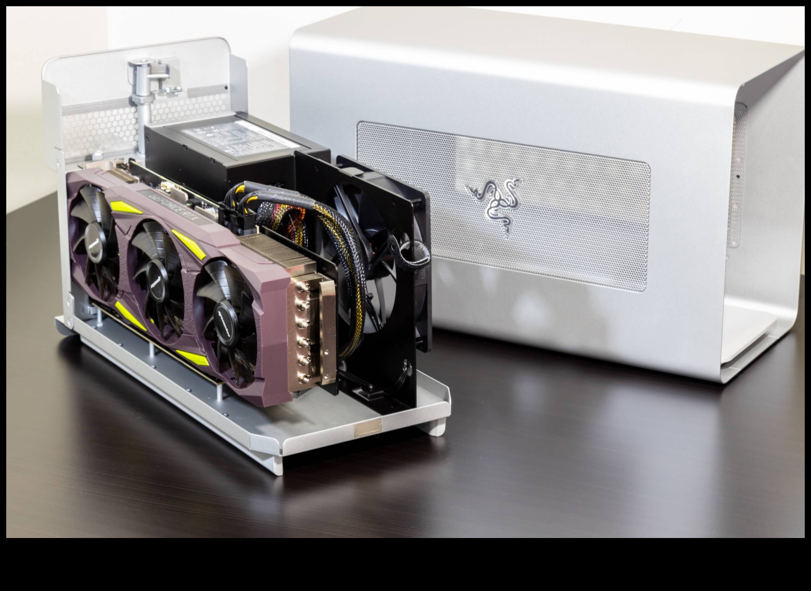 حاويات GPU الخارجية: ملحقات لتعزيز قوة رسومات الكمبيوتر المحمول