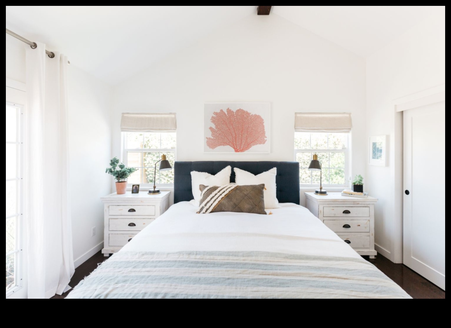 ديكور غرفة نوم ساحلية لملاذ مريح على الشاطئ