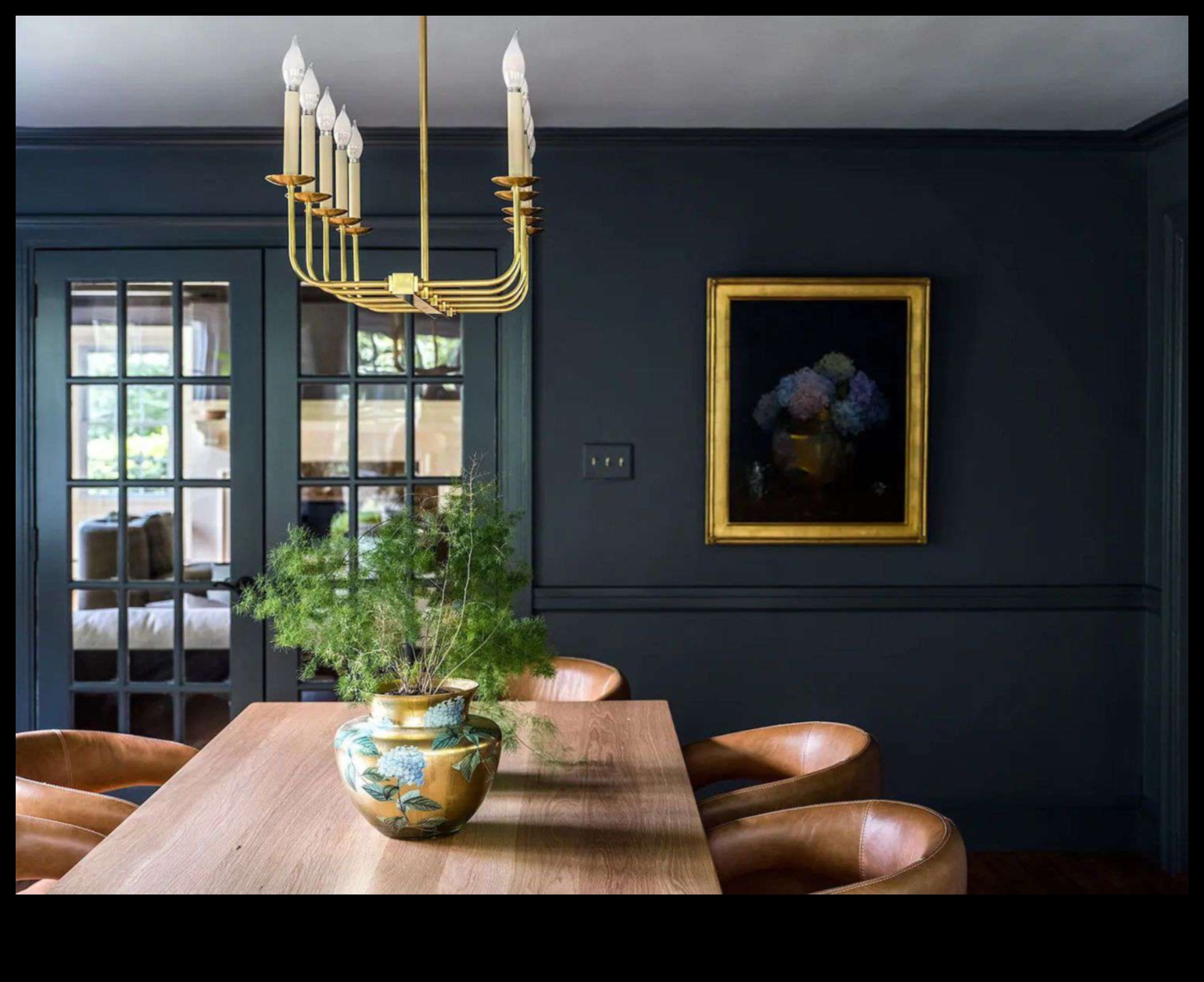 كيف يمكنني إضافة لمسات ذهبية إلى مخطط الديكور البسيط بطرق أنيقة؟